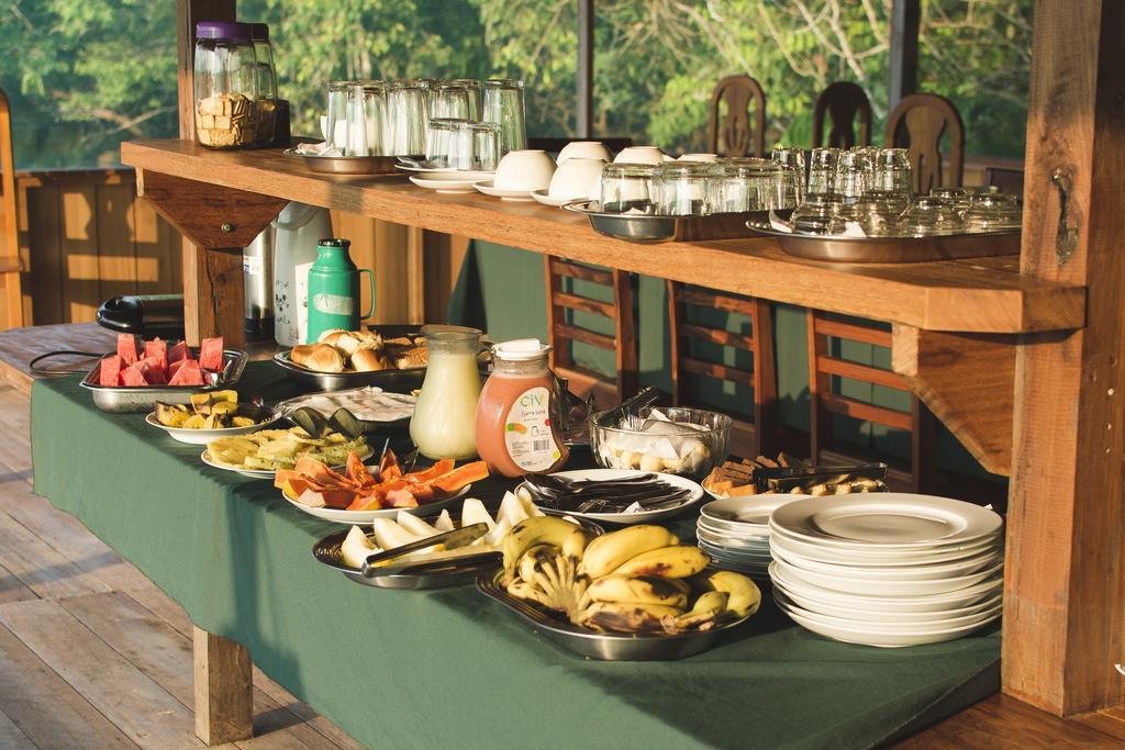 Amazon Arowana Lodge Careiro Buitenkant foto