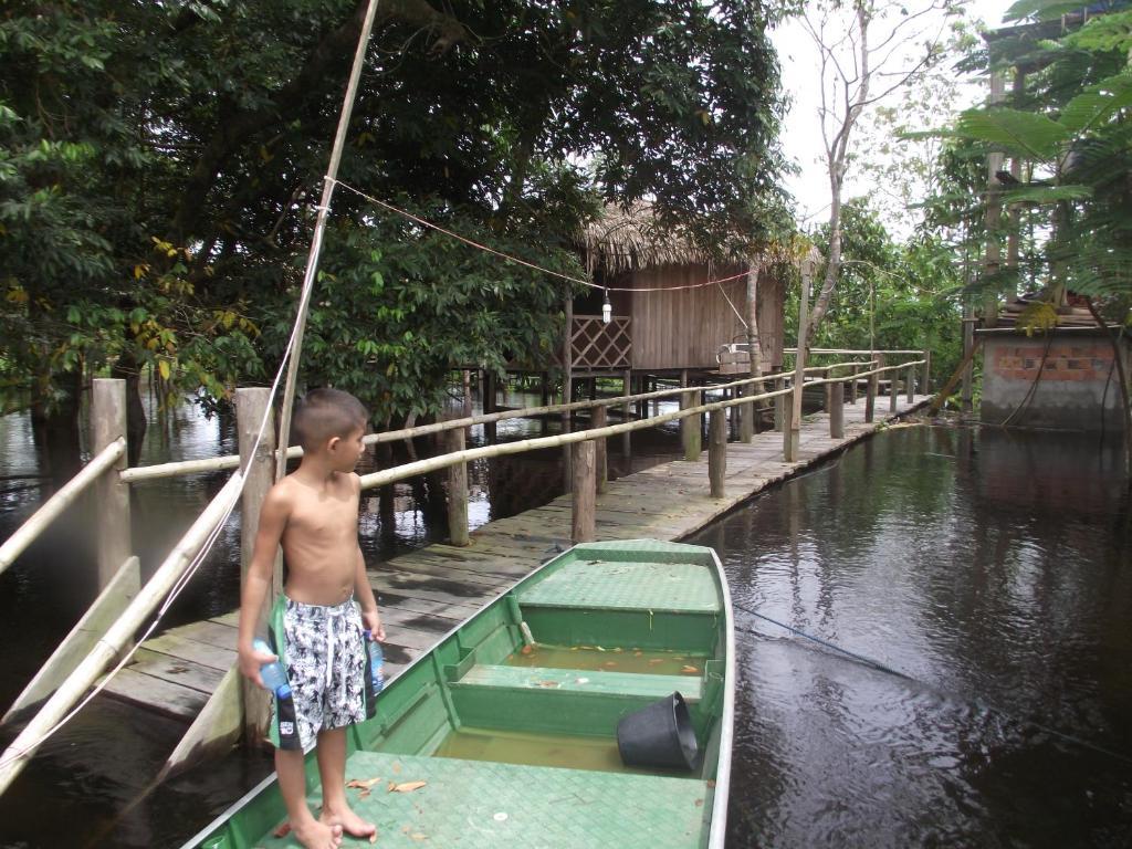 Amazon Arowana Lodge Careiro Buitenkant foto