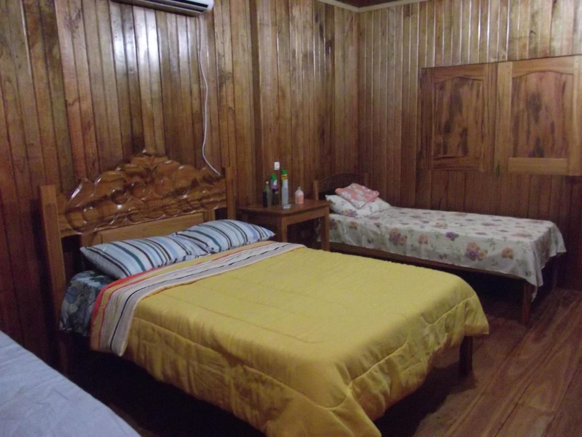 Amazon Arowana Lodge Careiro Kamer foto